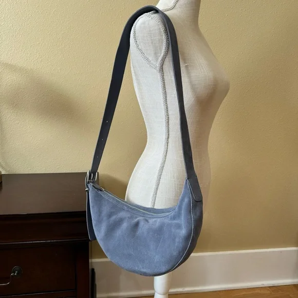 Madewell The Essential Sling Crossbody Bag - Picture 2 of 5